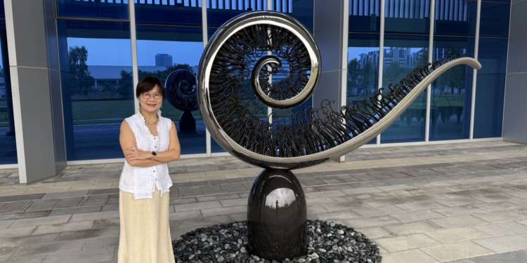 花蓮陶藝家彭雅美跨足金屬雕塑獲國際肯定 《風起雲湧》將入駐世界一流美術館